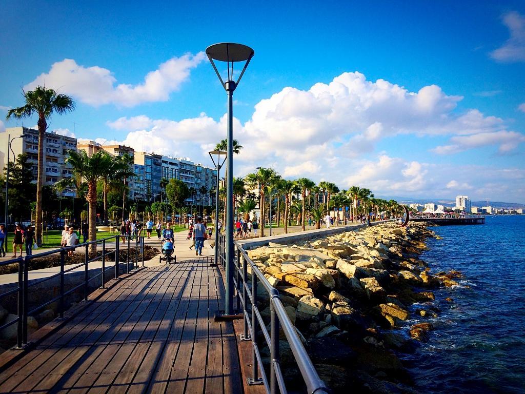 Seabreeze City Center Flats By Trulycyprus Limassol Exterior photo